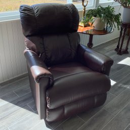 Recliner La-z-Boy Brown Leather, In Excellent Condition.
