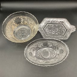 3 Piece Delicate Design Glass Pieces