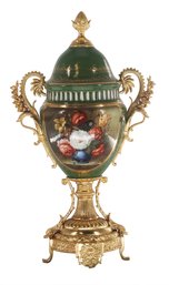 Green Majesty: Striking Porcelain Jar With Detailed Vine Handles