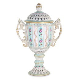 Elegance In Every Detail: Hand-Painted Potpourri Porcelain Jar