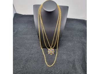 Costume Jewelry - Faux Gold Chain W/Rhinestone Medallion