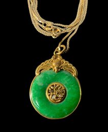 Beautiful Jade Chinese Pendant In 14 KT Gold Setting W/ 14kt Gold Chain