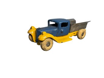 Kilgore Cast Iron And Tin Dump Truck Toy From The 1930s