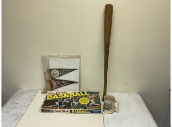 Vintage Baseball Collectibles Lot New York Yankees Giants, Strat-o-Magic Game Bat