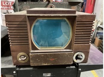 Antique / Vintage National TV