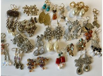 24 Pairs Vintage Costume Jewelry Earrings (c)