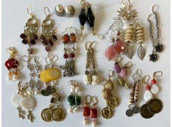 20 Pairs Of Costume Jewelry Earrings (b)