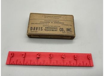 Vintage Johnson & Johnson Triangular Bandage No 107 Davis Co Inc Newark NJ