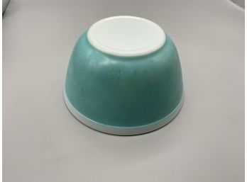 Vintage Pyrex 402 Robins Egg Turquoise Blue White Rim 1.5 QT Mixing Bowl