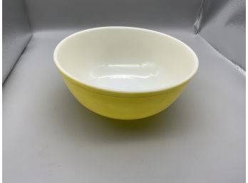 Pyrex 404 Yellow Primary 4 QT Mixing Bowl