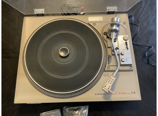 Pioneer Automatic Return Record Player Model PL-516