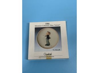 1986 Goebel Hummel Miniature Collectors Plate Soloist With Box