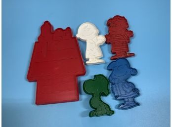 Vintage Charlie Brown, Linus, Lucy And Snoopy Cookie Cutters