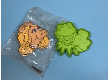 Vintage NOS Miss Piggy And A Kermit The Frog Muppets Cookie Cutters