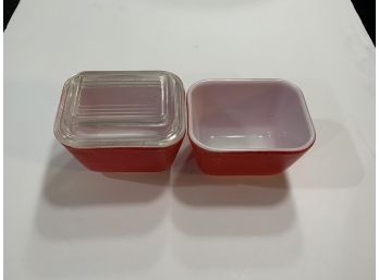 Pair Of Vintage Red Pyrex Refrigerator Dishes 0501 B-2, B-17 Plus One Lid 501c