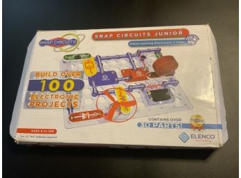 Snap Circuits Junior Build Over 100 Electronic Projects