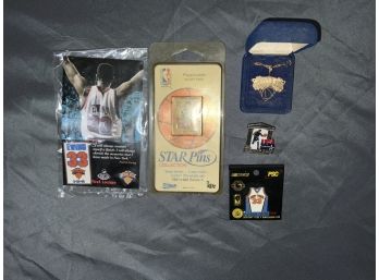 Knicks Pins And Pendent
