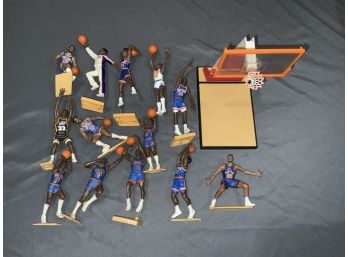 Knicks Mini Figures Lot With Hoop