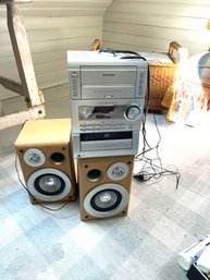 Stereo With Speakers