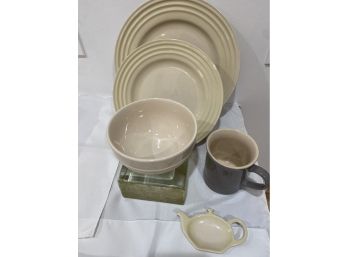 Le Cruset Dining Set