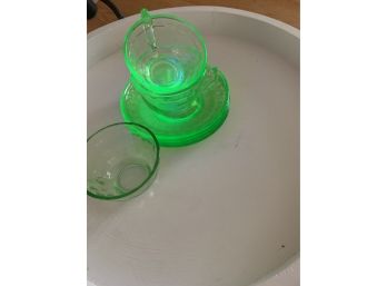 Depression Glass / Uranium Cups/Saucers
