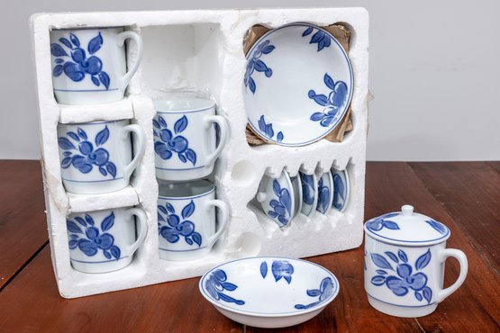 Williams Sonoma IDG Blue & White Floral Tea Set