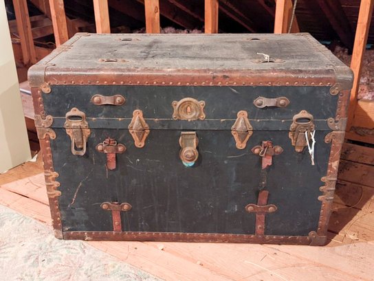 H. W. Rountree & Bro. Trunk And Bag Company Steamer Trunk #1117