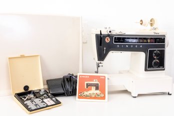 Vintage Singer 560 Sewing Machine