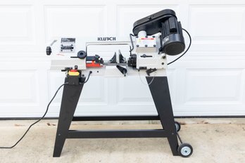 Klutch Metal Band Saw With Cutting Table