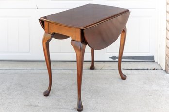 Vintage Queen Anne Style Cherry Drop Leaf Table