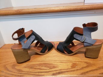 Black And Grey Leather Ladies Strap Sandal Size 36 (never Used) By Sheridan Mia