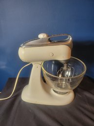Vintage Kitchenaid 4C Mixer. Tested And Working. 2 Other Appliances. - - - - - - - - - - - -- - - Loc: Fh