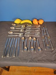 Heavy Weight Cutlery Serving For 6ppl 18/10 Stainless. Plus A Few Extras.  - - - -- - -- - - - - Loc: S4 Boxed