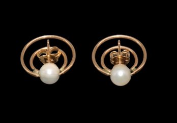Gorgeous 14k Gold Earrings With Pearl