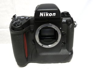 Nikon F5 SLR Camera Body With DP30 Viewfinder Eye Cup