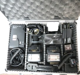 Sunpak 555 Camera Flash Kit In Metal Case