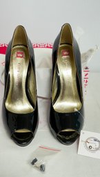 A Pair Of Elaine Turner Black Patent Heels Size 10