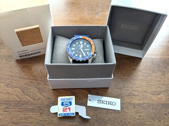 Seiko Automatic Divers 200m Watch 21 Jewels Calendar Original Boxes