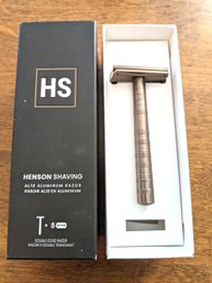 Henson AL-13 Tan Shaving Razor With Stand And Original Box
