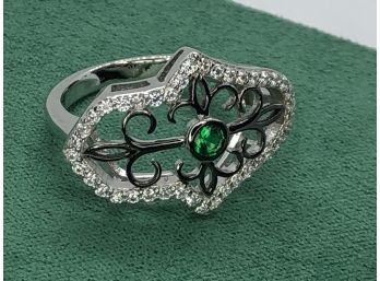 Very Pretty 925 / Sterling Silver Hamsa Ring With Emerald And White Zircons - Very Pretty Ring - New !