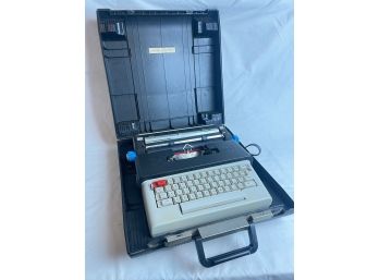 Olivetti Lettera 36 Typewriter