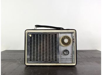 Vintage General Electric Transistor Radio - Clean Battery Terminals - Untested