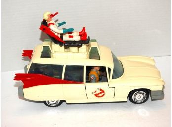 Vintage 1984 Ghostbusters ECTO-1 Ghost Chasing Car With 3 Action Figures