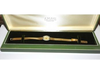 Ladies Gruen Gold Tone Wrist Watch In Original Green Case