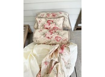 Floral King Size Skirt With Pillow Group