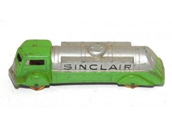 6 Inch Sinclair Gasoline Tootsietoy Metal Truck Orig. Paint & Tires