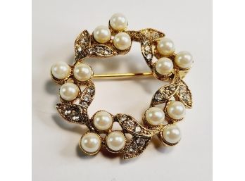 Vintage Gold Tone Round Ornate Pearl Studded Pin / Brooch