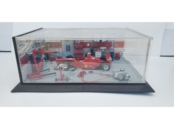 Burago Ferrari F300 1/24 Model Car Set Within Model Garage