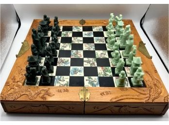 Beautiful Chinese Asian Figure Chess Set ~ Carved Wood Box ~