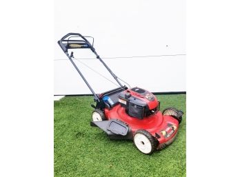 Toro 22' Personal Pace Recycler Self Propelled Lawn Mower With Briggs & Stratton Engine